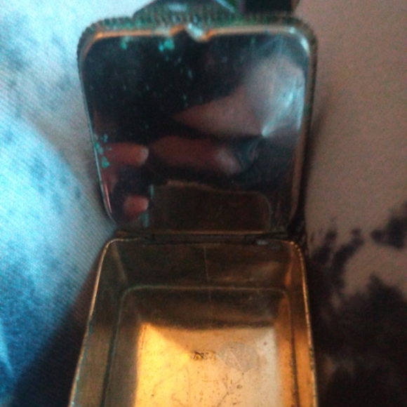 Vintage pill container - Picture 2 of 4